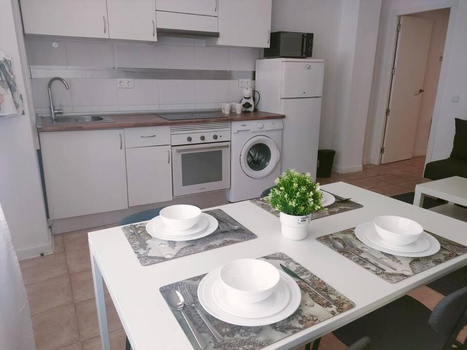 Centro Aeropuerto Wizink Feria Bernabeu Appartement Madrid Buitenkant foto