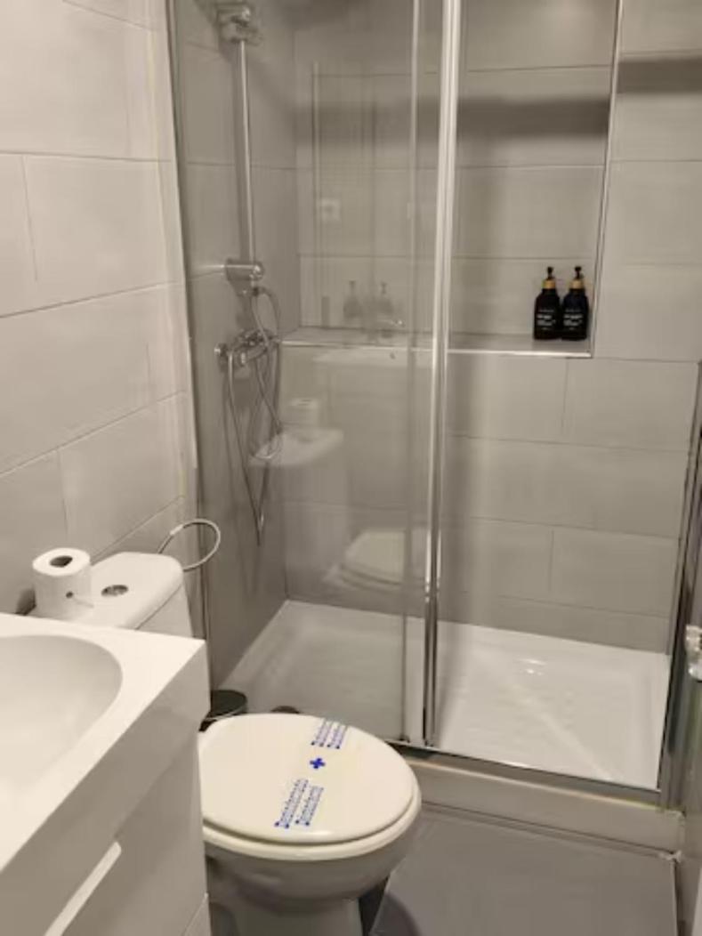 Centro Aeropuerto Wizink Feria Bernabeu Appartement Madrid Buitenkant foto